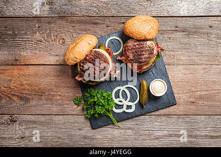 Frische hausgemachte Burger Stockfoto