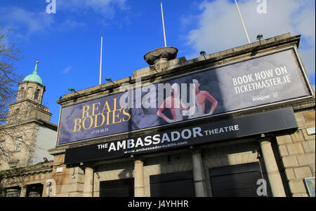 Das Ambassador Theater zeigt reale Körper, Stadt von Dublin, Irland, Republik Irland, März 2017 Stockfoto