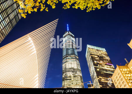 One World Trade Center bei Nacht Stockfoto