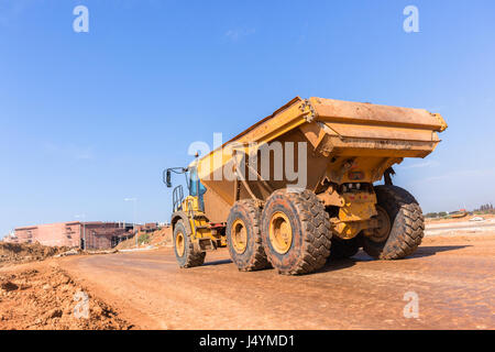 Erdarbeiten großen LKW auf industrielle Baustelle Stockfoto