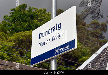 Bahnhof-Zeichen. Duncraig (Dun Na Creige), Scotrail Bahnhof. Plockton, Ross und Cromarty, Schottland, Vereinigtes Königreich, Europa. Stockfoto