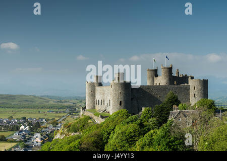 Harlech Castle im hellen Frühling Sonnenschein Stockfoto