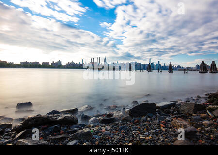 Midtown Manhattan angesehen von Williamsburg, Brooklyn Stockfoto