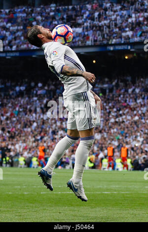 Madrid, Spanien. 14. Mai 2017. Sergio Ramos García (4) Real Madrid Spieler. La Liga zwischen Real Madrid Vs FC Sevilla im Santiago Bernabeu Stadion in Madrid, Spanien, 14. Mai 2017. Bildnachweis: Gtres Información Más lokalen auf line,S.L./Alamy Live News Stockfoto