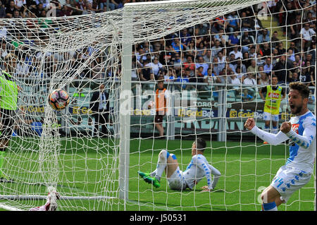 Turin, Italien. 14. Mai 2017. Mertens während des Spiels Serie A TIM zwischen Torino FC und SSC Napoli im Stadio Olimpico Grande Torino. Das Endergebnis des Spiels ist 0-5. Bildnachweis: Fabio Petrosino/Alamy Live-Nachrichten Stockfoto