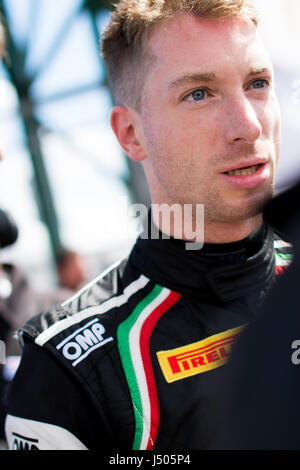 Towcester, Northamptonshire, UK. 14. Mai 2017. Blancpain GT Series Rennfahrer Mirko Bortolotti und GRT Grasser Racing Team vor der 3-Stunden-Rennen von Blancpain GT Serie Endurance Cup in Silverstone (Foto: Gergo Toth / Alamy Live News) Stockfoto