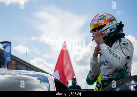 Towcester, Northamptonshire, UK. 14. Mai 2017. Blancpain GT Series Rennfahrer Marco Cioci und Kaspersky Motorsport vor der 3-Stunden-Rennen von Blancpain GT Serie Endurance Cup in Silverstone (Foto: Gergo Toth / Alamy Live News) Stockfoto