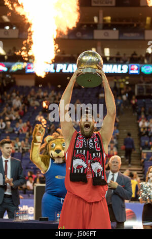 London, UK. 14. Mai 2017. BBL Basketball Play-off Finale, Leicester Riders gegen Newcastle Eagles in der O2 Arena, London. Fahrer gewinnen 84-63. Riders Kapitän Tyler Bernadini. Kredit Carol Moir/Alamy Live-Nachrichten. Stockfoto