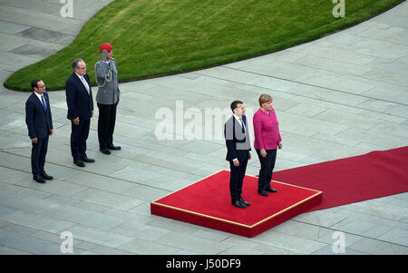 Berlin, Deutschland. 15. Mai 2017. Deutsche Bundeskanzlerin Angela Merkel (CDU) erhält der französische Präsident Emmanuel Macron in Berlin, Deutschland, 15. Mai 2017. Bildnachweis: Dpa picture Alliance/Alamy Live News Stockfoto