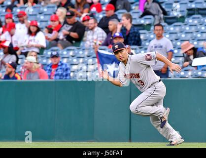 Anaheim, Kalifornien, USA. 5. Mai 2017. Norichika Aoki (Astros) MLB: Norichika Aoki der Houston Astros vor dem Hauptliga-Baseball-Spiel gegen die Los Angeles Angels of Anaheim im Angel Stadium of Anaheim in Anaheim, Kalifornien, USA. Bildnachweis: AFLO/Alamy Live-Nachrichten Stockfoto