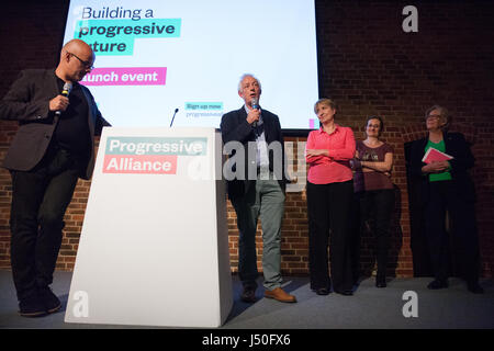 London, UK. 15. Mai 2017.  Neal Lawson, Stuhl von Compass und Sprecherin der Progressive Alliance mit Steve Williams, Louise Irvine, Andree Frieze und Penny Rivers an die "Building A Progressive Future" Auftaktveranstaltung für die Progressive Allianz der Brauerei in der City of London. Bildnachweis: Mark Kerrison/Alamy Live-Nachrichten Stockfoto