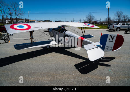 Ein Replikat Nieport XI Doppeldecker auf dem Display an der Shearwater Luftfahrtmuseum in der Nähe von Halifax, Nova Scotia, Kanada. Stockfoto