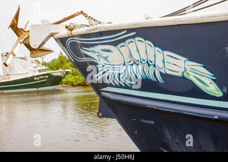 Alabama Mobile County, Bay Waterou la Batre, kommerzielle Garnelenflotte, Fischerboot, angedockt, Dock, Pier, Wirtschaft, Fischwirtschaft, Küste des Golfs von Mexiko, Anker, Stockfoto