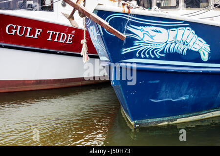 Alabama Mobile County, Bay Waterou la Batre, kommerzielle Garnelenflotte, Fischerboot, angedockt, Dock, Pier, Wirtschaft, Fischwirtschaft, Küste des Golfs von Mexiko, Anker, Stockfoto