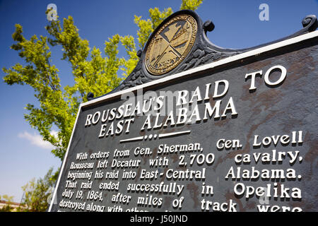 Alabama, Lee County, Opelika, historischer Bezirk, South Railroad Avenue, historische Innenstadt, Messing, Markierung, Rousseau's RAID of East Alabama, Bildung, Bürgerkrieg, Stockfoto