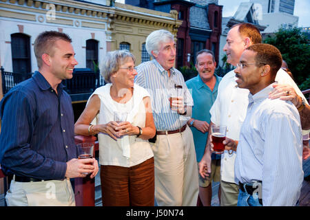 Alabama Mobile County, Mobile, Dauphine Street, Nachtleben abends nach Einbruch der Dunkelheit, die Firma „The The The The The The“, Restaurant, Restaurants, Restaurants, Essen, Essen und Trinken Stockfoto