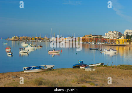 Portimao Blick von Ferragudo, Algarve, Portugal, Europa Stockfoto