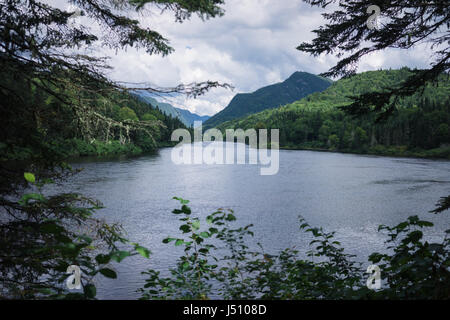 Blick auf den Nationalpark De La Jacques Cartier in Quebec, im August 2015. Stockfoto