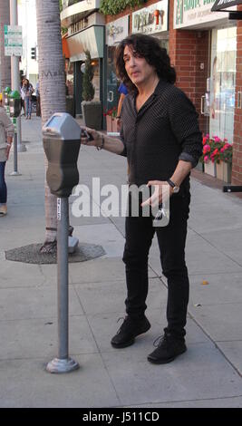 Paul Stanley unterwegs in Beverly Hills Featuring: Paul Stanley wo: Beverly Hills, Kalifornien, USA bei: 13. April 2017 Credit: WENN.com Stockfoto