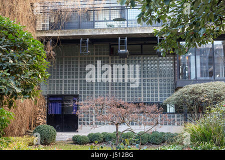 Außenfassade, Maison de Verre (House of Glass), Paris, Frankreich Stockfoto