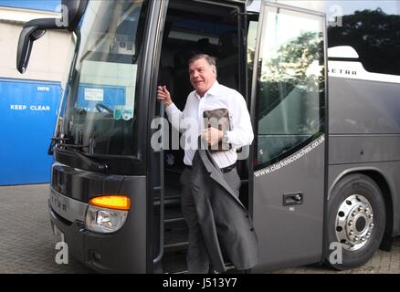 SAM ALLARDYCE kommt an der K HULL CITY V WEST HAM UNITED KC STADIUM HULL ENGLAND 15. September 2014 Stockfoto