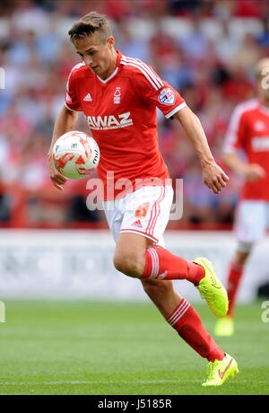 CHRIS COHEN NOTTINGHAM FOREST FC Watford FC der Stadt Boden NOTTINGHAM ENGLAND 9. August 2014 Stockfoto