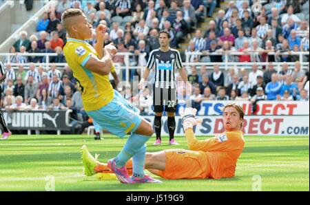 DWIGHT GAYLE Partituren Ziel NEWCASTLE UNITED FC V CRYSTAL ST JAMES PARK NEWCASTLE ENGLAND 30. August 2014 Stockfoto