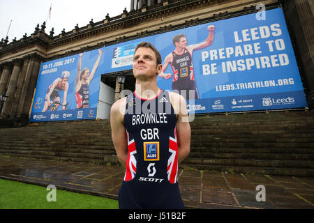 Triathlet Jonny Brownlee posiert vor der Jonny Brownlee City Landmark Übernahme in Leeds Town Hall vor der Columbia Threadneedle World Triathlon Leeds am 10. und 11. Juni 2017.PRESS Verein Foto. Bild Datum: Montag, 15. Mai 2017. Bildnachweis sollte lauten: Barrington Coombs/PA Wire Stockfoto