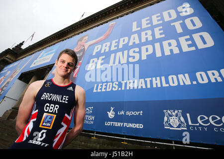 Triathlet Jonny Brownlee posiert vor der Jonny Brownlee City Landmark Übernahme in Leeds Town Hall vor der Columbia Threadneedle World Triathlon Leeds am 10. und 11. Juni 2017.PRESS Verein Foto. Bild Datum: Montag, 15. Mai 2017. Bildnachweis sollte lauten: Barrington Coombs/PA Wire Stockfoto