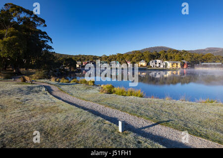 Morgen am Lake Crackenback Stockfoto