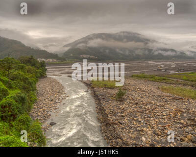 Taiping-Berg, Taiwan - 15. Oktober 2016: Ansicht der Lanyang Fluss und die Berge im Taipingshan National Forest Recreation Area in Taiwan Stockfoto