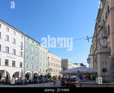 wichtigsten Platz Max-Josefs-Platz, Restaurant, Rosenheim, Oberbayern, Oberbayern, Bayern, Bayern, Deutschland Stockfoto