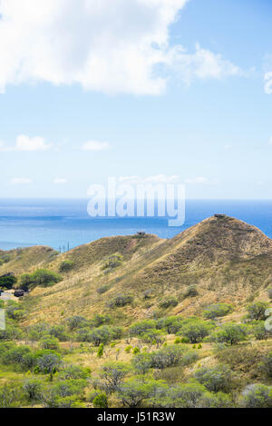 Vertikale Ansicht des inneren Ridge Diamond Head von der Oberseite des Kopfes Trail. Stockfoto