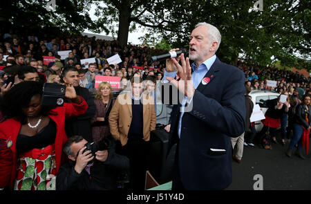 Labour Party Leader Jeremy Corbyn Redebeitrag im Brudenell Social Club in Leeds bei den allgemeinen Wahlen Wahlkampf. Stockfoto