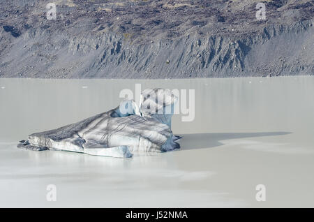 Nahaufnahme des Eisbergs auf dem Terminal-Gletschersee Tasman auf der Südinsel Neuseelands. Stockfoto