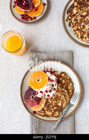 Pfannkuchen zum Frühstück Stockfoto