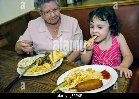 Arkansas Portia, Dairy King, Restaurant Restaurants Essen Essen Essen Essen Essen gehen Cafe Cafés Bistro, Erwachsene Erwachsene Frau Frauen weibliche Dame, Mädchen, junge Leute Stockfoto