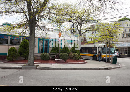 Stadt-Diner ist ein beliebter Ort zum Essen auf belebten Mount Auburn Street in Watertown, Massachusetts. Stockfoto