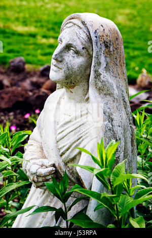 Arkansas Randolph County, Pocahontas, St. Paul Catholic Church, Grotte, Religion, Nonne, Gartenstatue, Ikone, Christentum, AR080601046 Stockfoto