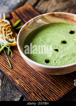 Vishihoise mit Huhn Pastete. Selektiven Fokus Stockfoto