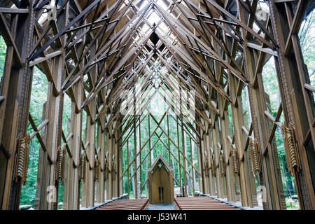 Arkansas Hot Springs, Garvan Woodland Gardens, Anthony Cathedral, Kapelle, Religion, Holz, Glas, Struktur, Designer Jennings & McKee Firm, hohe Decke, 57 Stockfoto