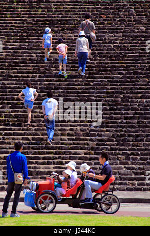 Lange Treppe am Echigo Hillside Park Nagaoka Stadt Niigata, Japan Stockfoto