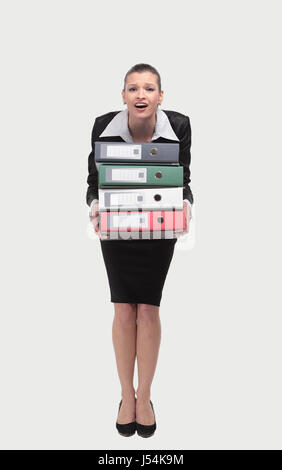Nachdenklich Geschäftsfrau in Anzug mit Ordner Stockfoto