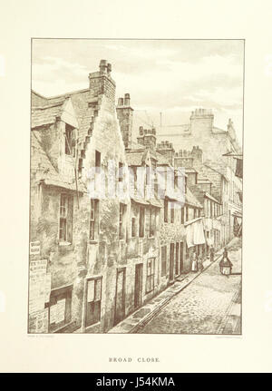 „Views & Reminiscences of Old Greenock“ ist ein historisches Werk, das durch nostalgische Bilder und Reflexionen einen Blick auf die Stadt Greenock in Schottland bietet. Der Text, begleitet von Illustrationen von A. Williamson, bietet eine einzigartige Perspektive auf die Vergangenheit der Stadt. Stockfoto