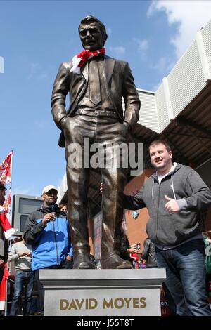 PADDY POWER STATUE des DAVID MO LIVERPOOL V CHELSEA ANFIELD LIVERPOOL ENGLAND 27. April 2014 Stockfoto