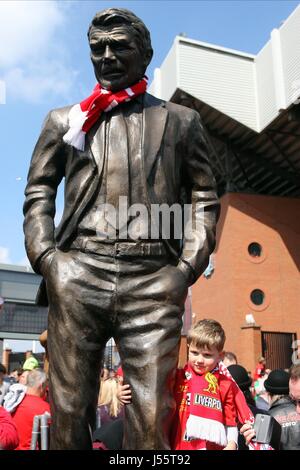 PADDY POWER STATUE des DAVID MO LIVERPOOL V CHELSEA ANFIELD LIVERPOOL ENGLAND 27. April 2014 Stockfoto