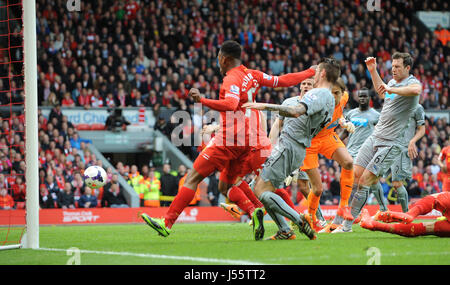 DANIEL STURRIDGE Partituren LIVERPOOL FC V NEWCASTLE vereinen Anfield Road LIVERPOOL ENGLAND 11. Mai 2014 Stockfoto