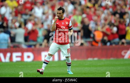 SANTI CAZORLA feiert Ziel ARSENAL FC V HULL CITY FC WEMBLEY Stadion LONDON ENGLAND 17. Mai 2014 Stockfoto