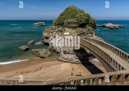 Felsen Meer der Plage du Port-Vieux, Alter Hafen, Biarritz, Frankreich. Stockfoto