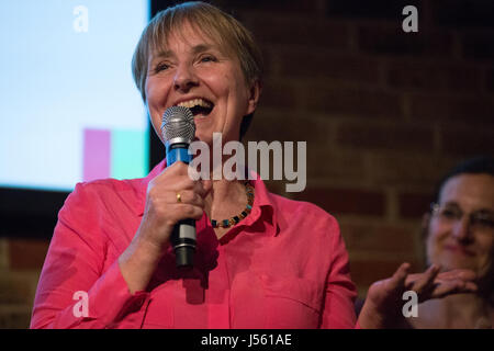 London, UK. 15. Mai 2017. Dr. Louise Irvine, der National Health Action Parteianwärter unterstützt durch die Progressive Alliance zu versuchen, Jeremy Hunt MP in South West Surrey, verdrängen befasst sich mit das "Building A Progressive Future" Launch-Event für die Progressive Allianz der Brauerei in der City of London. Bildnachweis: Mark Kerrison/Alamy Live-Nachrichten Stockfoto